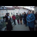 Hodim za tabo in gledam te